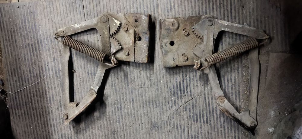 Амортизаторы капота газ 53 -52