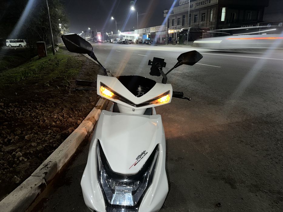 Скутер мопед продам М8