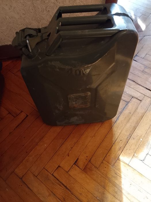 Канистры 20 литров