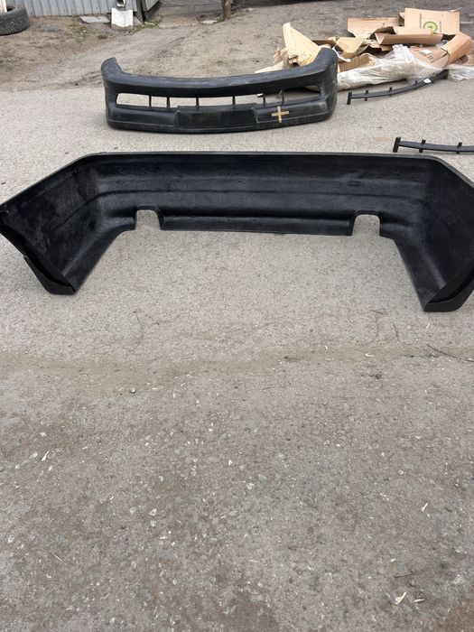 Продам бампера на бмв 7