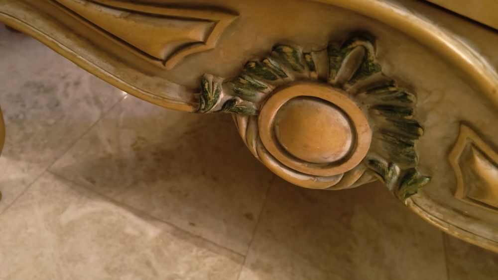 Comoda stil francez din anii 90