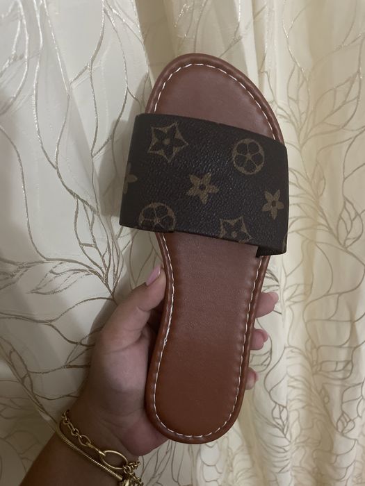 Vand papuci si sandale