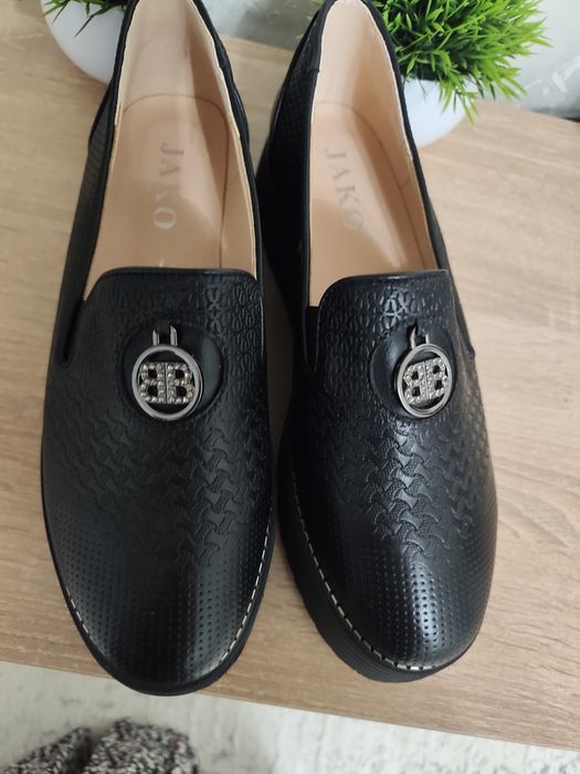 Продам туфли женские новые