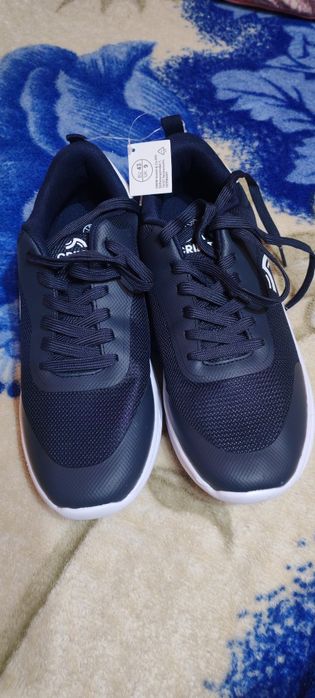 Adidași noi nr 43