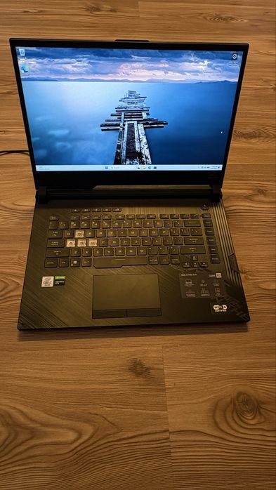 Laptop ASUS ROG Strix G512LI
