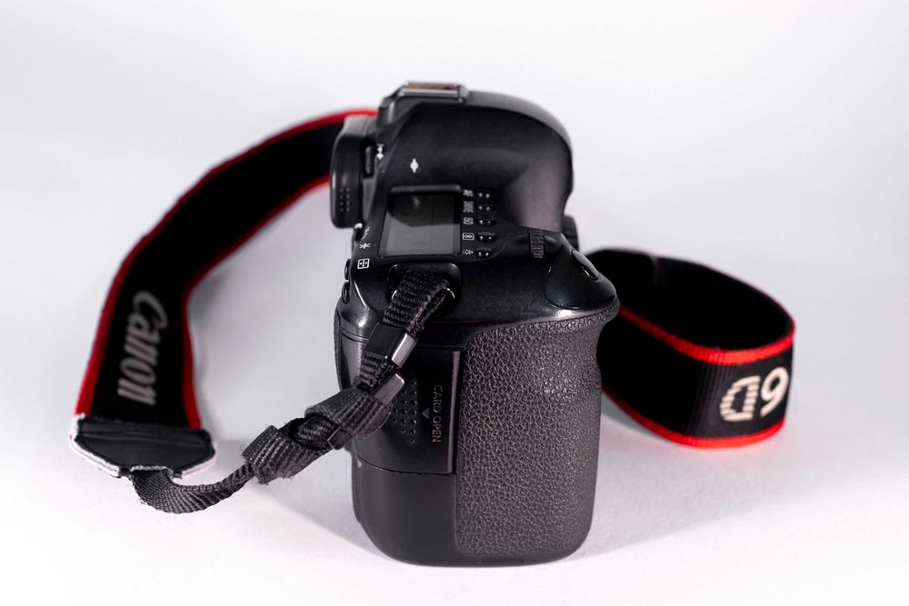 Фотоаппарат Canon 6D body
