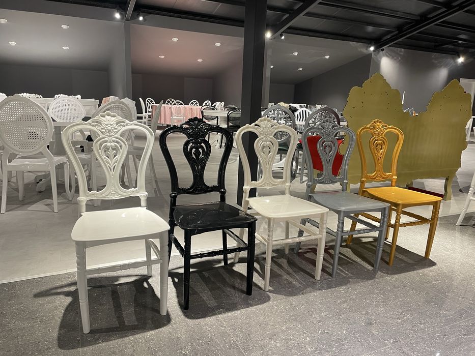Scaune chiavari evenimente 41 lei+tva