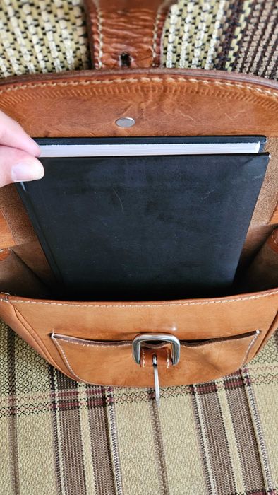 Geantă Vintage din Piele Naturală – Stare Impecabilă – Încap Tablete 11" / Agende A5