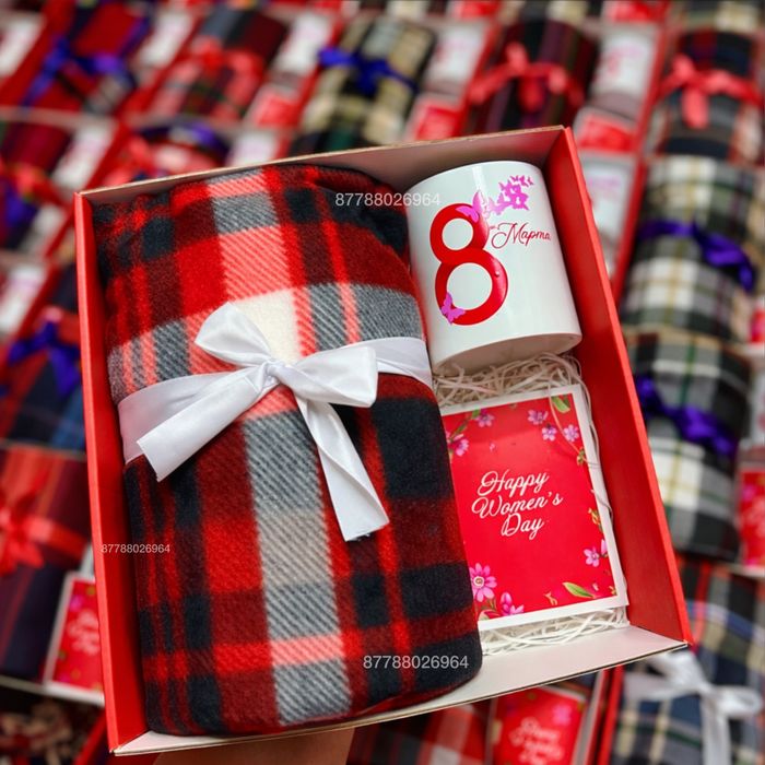 Подарки на 8 марта оптом