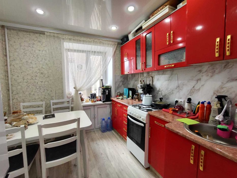 3 комн квартира, район СКГУ