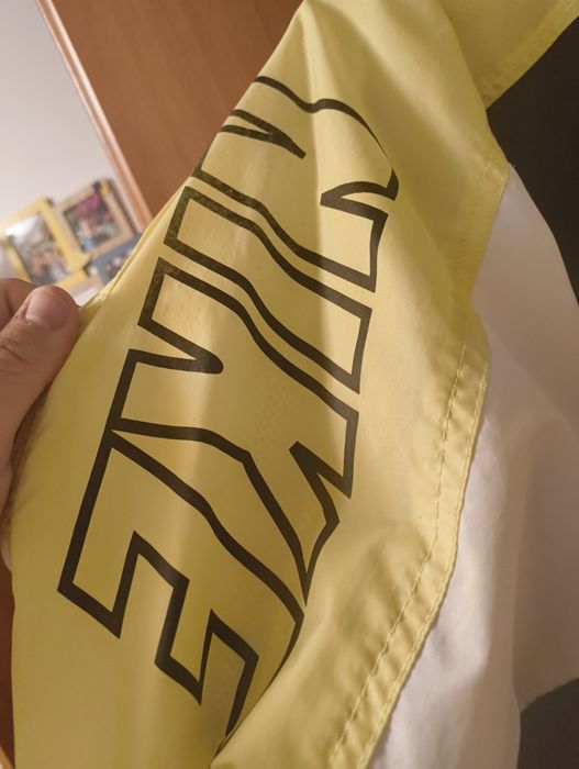 Geaca Borussia Dortmund anii 90. Nike