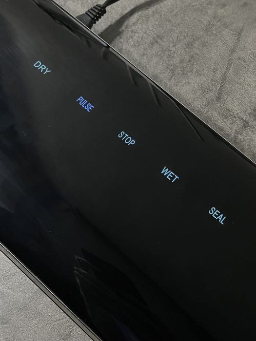 Вакуумный упаковщик /вакууматор