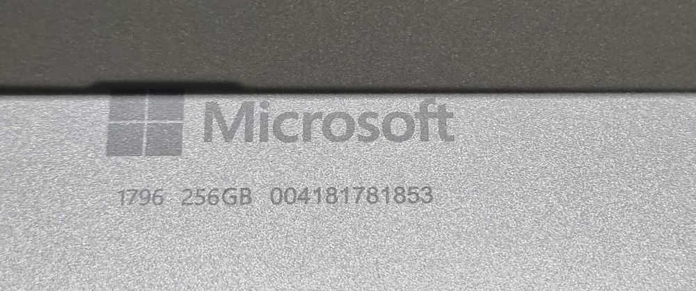 Microsoft Surface Pro 5 1796 - defecta