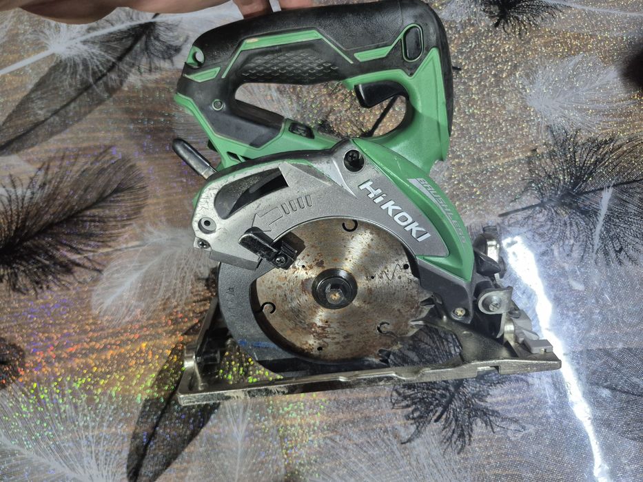 Circular HIKOKI c 18 DBL
Șlefuitor cu excentr