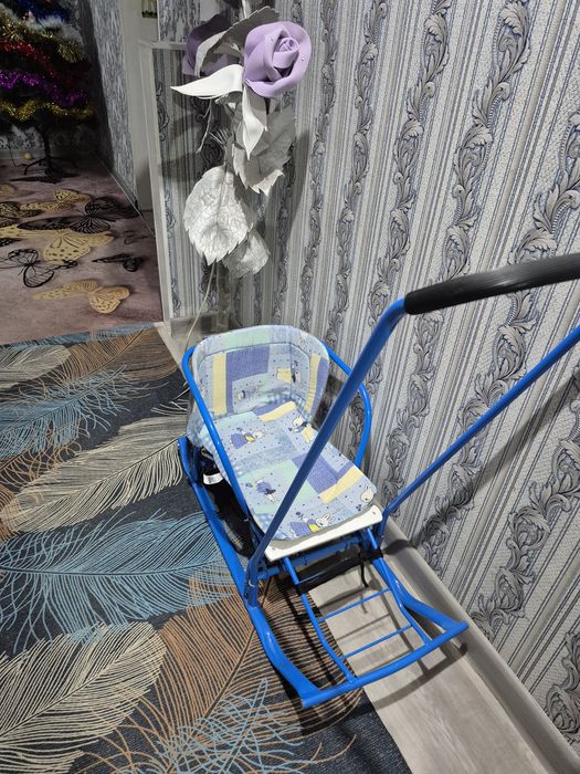Детские санки продам за 17 000т