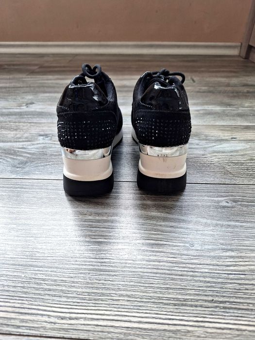 Дамски обувки номер 37