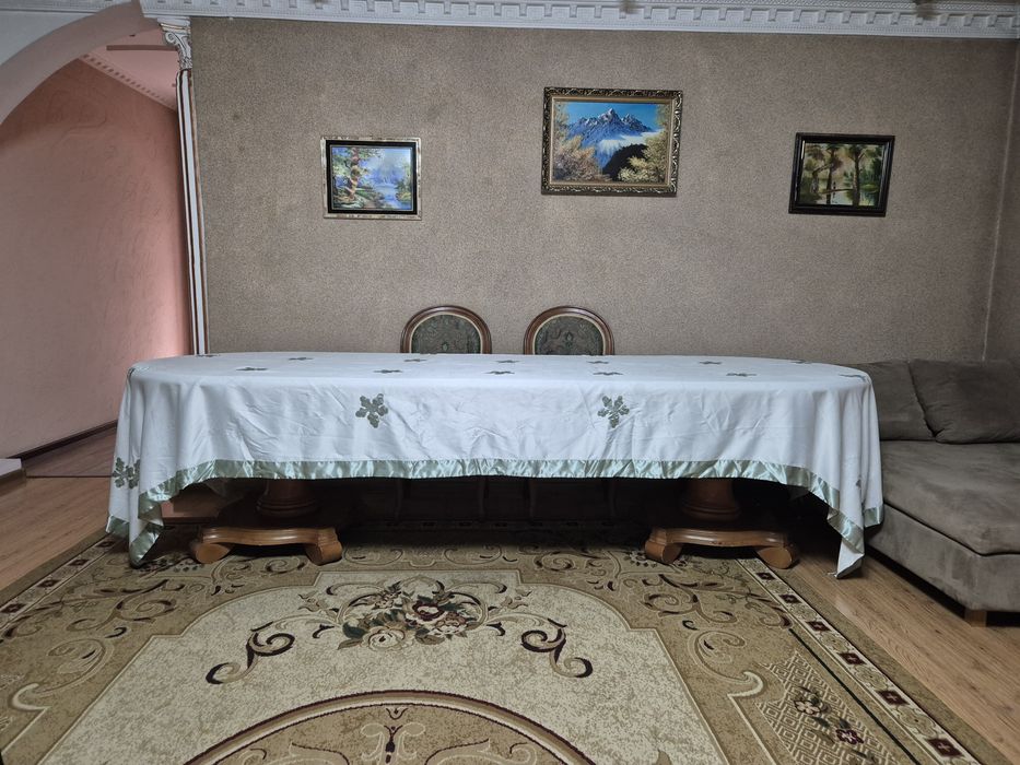Стол и стулья 12 шт.