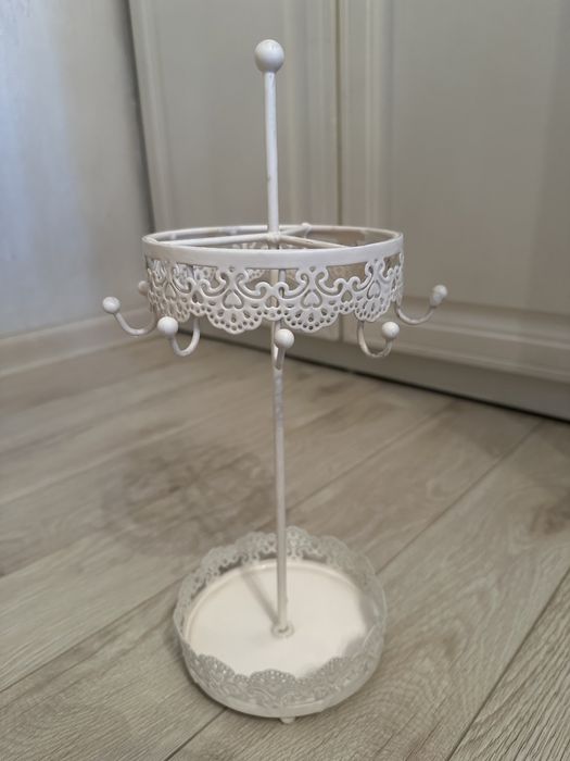 Продам стойку для украшений