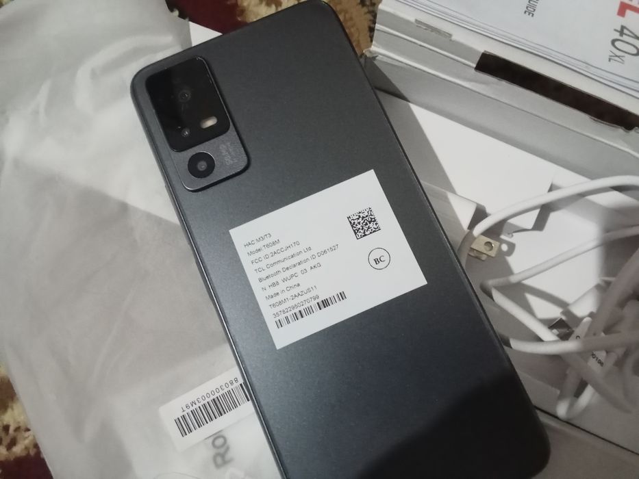 Yangi telfonlar karobka holatida