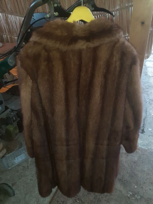 Vând palton din piele de vulpe