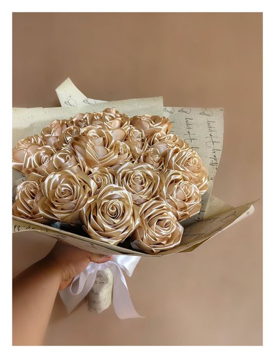 Букети от вечни сатенени рози