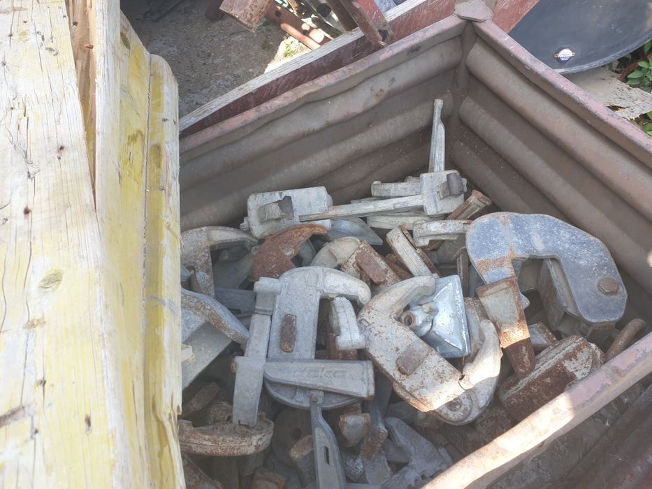 Скоби кламери ригели вертикализатори и аксесоари за вертикален кофраж