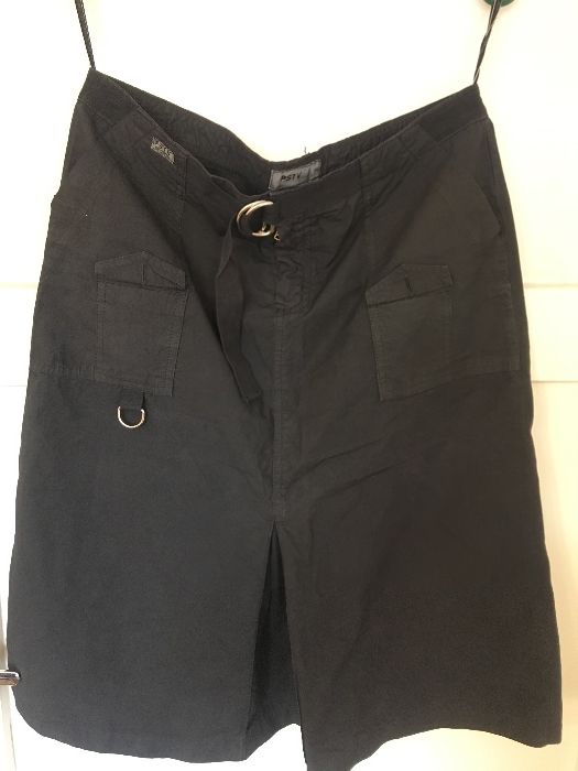 2 черни поли с дължина до коляното