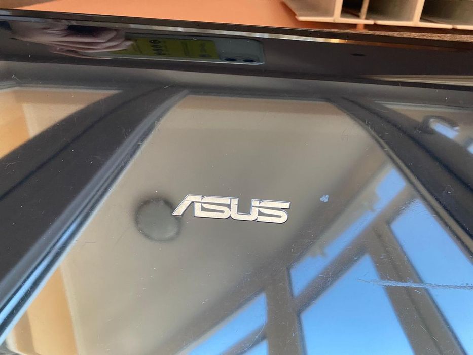 Продаю ноутбук lAsus  на запчасти