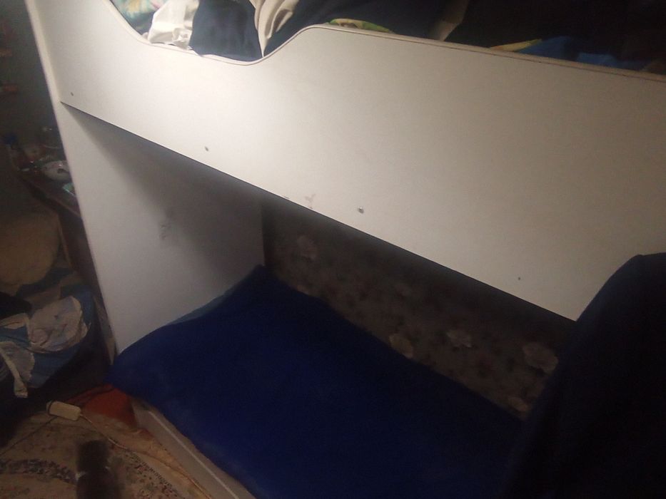 Продам двух ярусную кровать