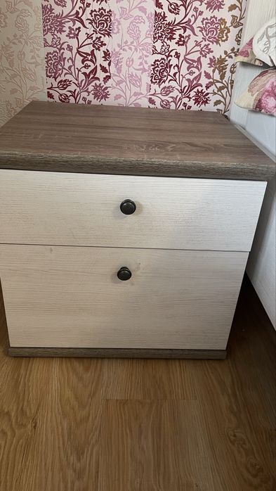 Тумбы прикроватные в идеальном состоянии