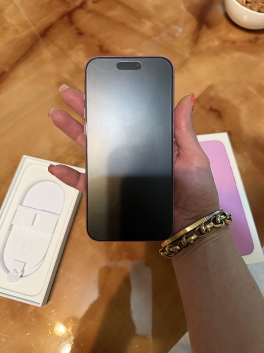 Iphone 16 plus с гаранция