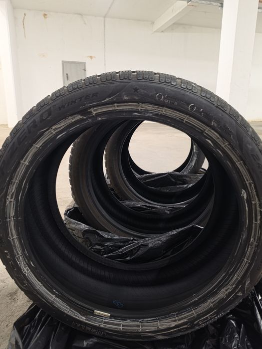 Pirelli P Zero 245/40/19 - Iarna - BMW Star - originale din fabrica G26