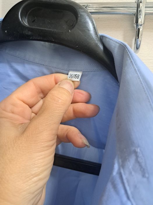 Школьные рубашки синего и белого цвета