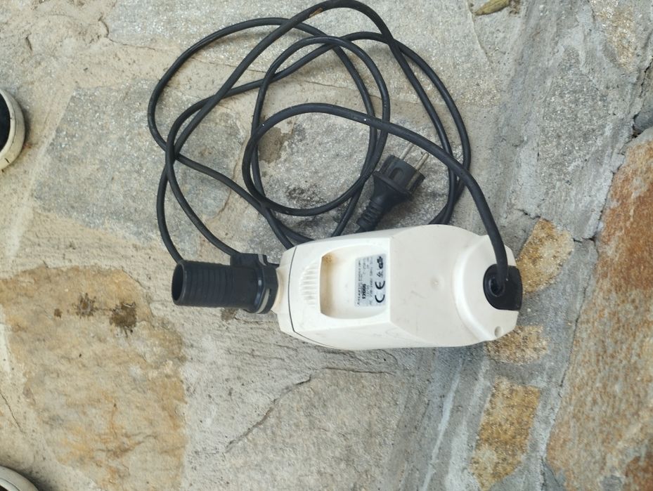 Помпа за басейни и преливане на течности