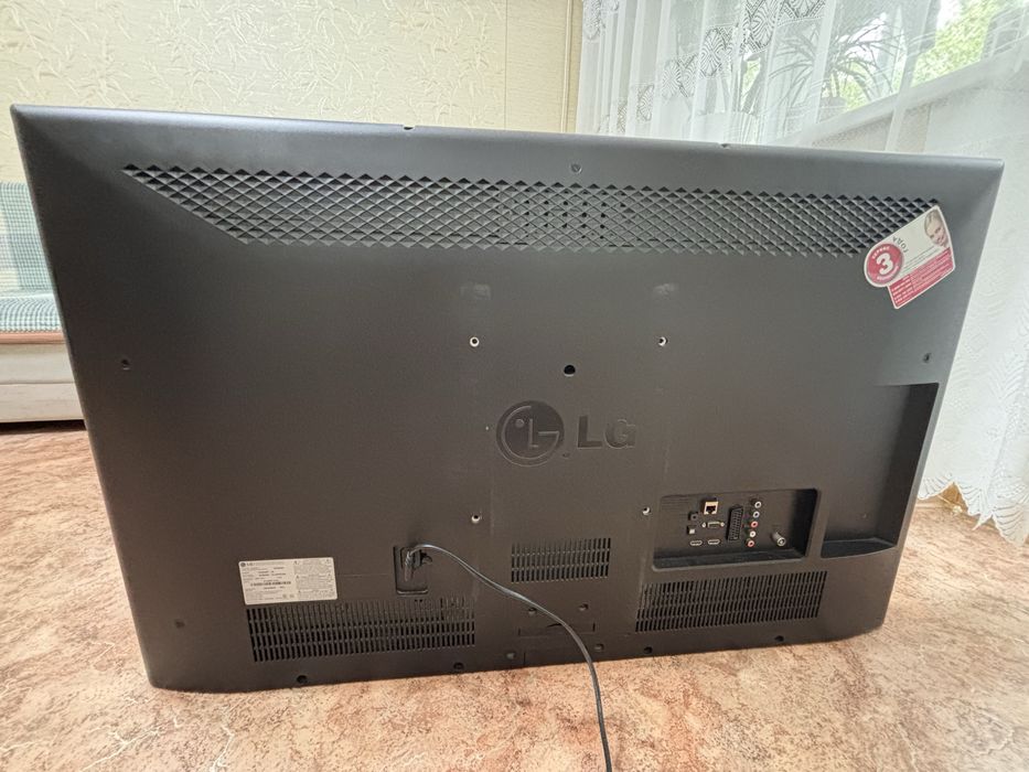 Продам телевизор LG