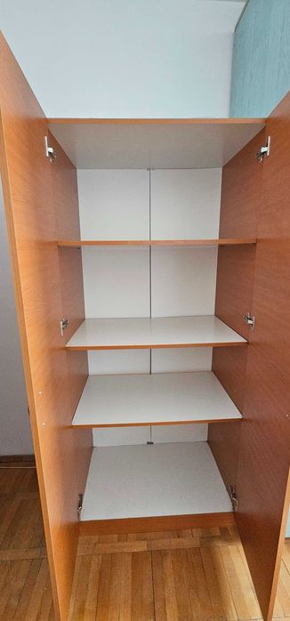 Dulap cu uși dressing in stare foarte bună. Politehnică, sector 6