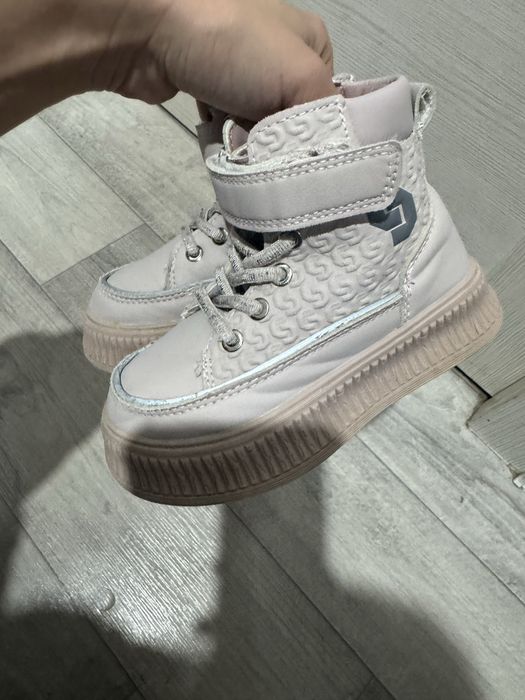 Продам обувь для девочек