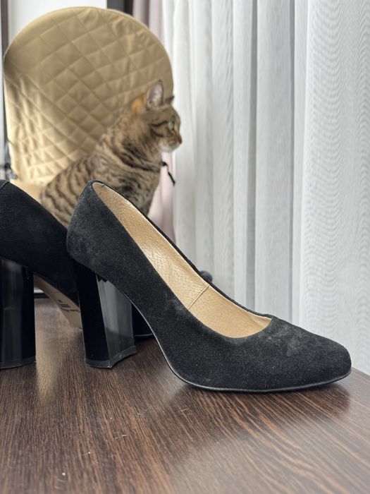 Туфли на каблуке 39р