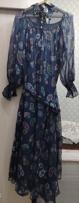 Женское вечернее платье