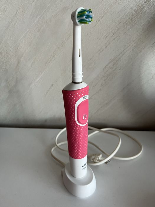 Ел четка Oral B         .