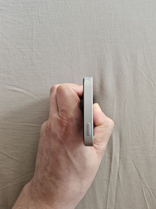 Iphone se 32gb, baterie 89%, touchid nu fuctioneaza, neverlocked