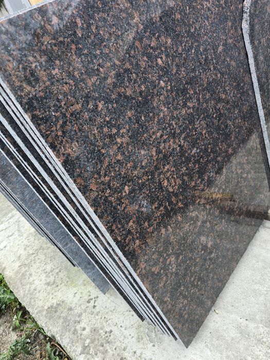 Glafuri, blaturi, trepte, pardoseli din marmură și granit la comanda