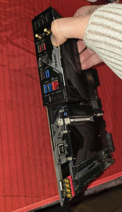 Placă de bază – GIGABYTE Z790 GAMING X AX