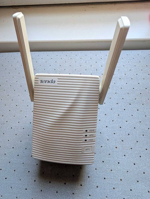 WiFi удължител на обхвата - Tenda A18 AC1200 Range Extender