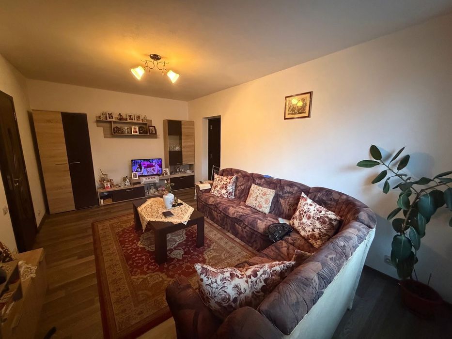 Vând apartament cu 2 camere