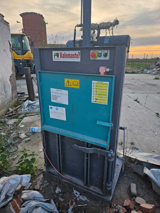 Presa de deseuri - BALEMASTER 100