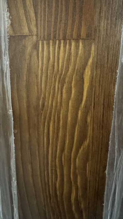 Стол из качественного дерева