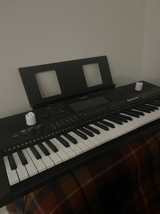 Синтезатор , Yamaha , без коробки много разных звучаний