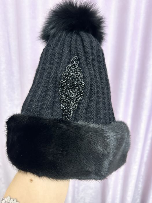 Продам шапку черный цвет