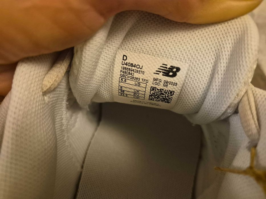 Продавам чисто нови маратонки New Balance 408 – оригинален и модерен модел, подходящ за ежедневно носене.